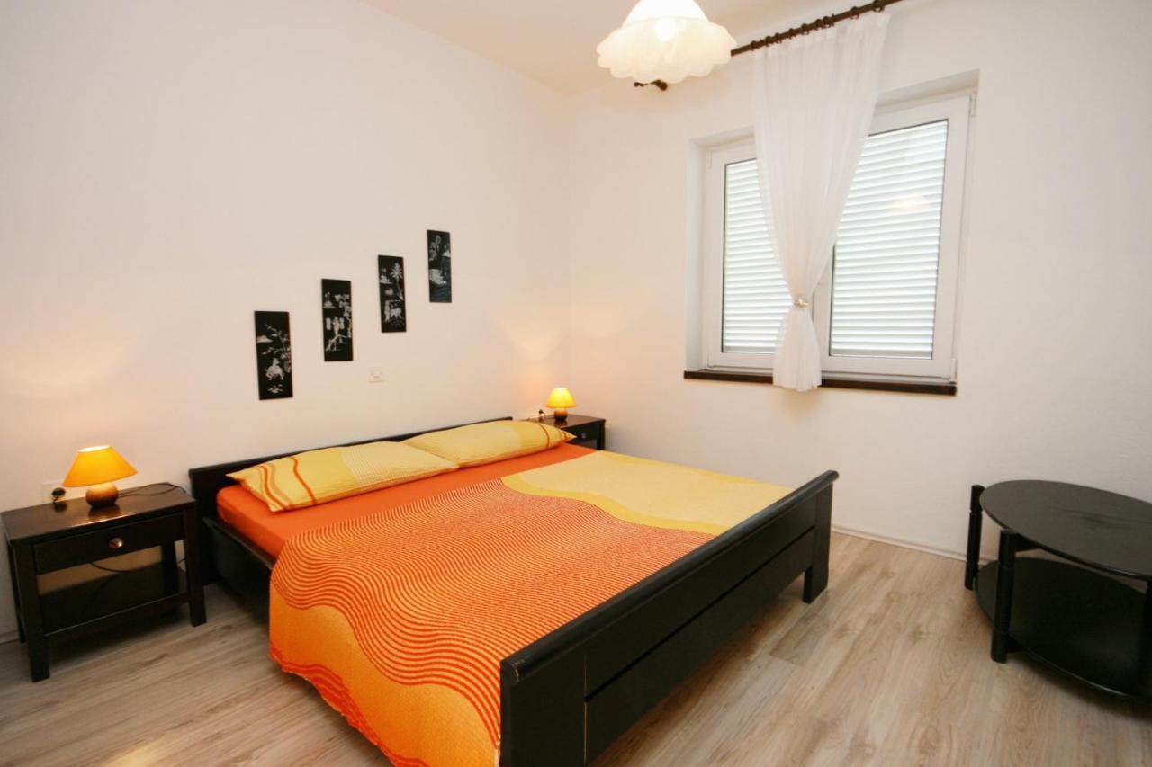 Apartments With A Parking Space Novi Vinodolski - 5529 Bagian luar foto